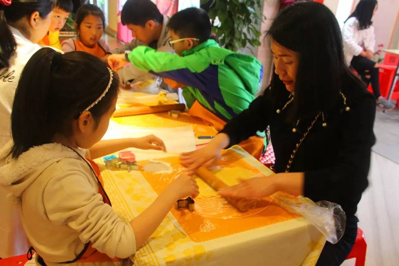 滿庭春趣味餅干DIY烘焙活動溫情落幕